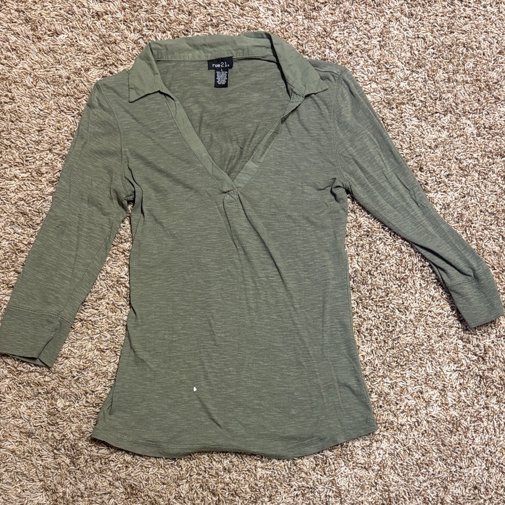 Rue21 Women's Green Button Down Shirt